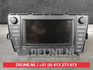 Gebruikte Radio Toyota Prius (ZVW3) 1.8 16V Prijs op aanvraag aangeboden door V.Deijne Jap.Auto-onderdelen BV