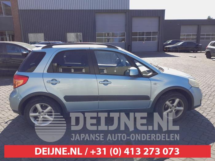 Suzuki SX-4 Türscheibe 4-türig rechts vorne O671554
