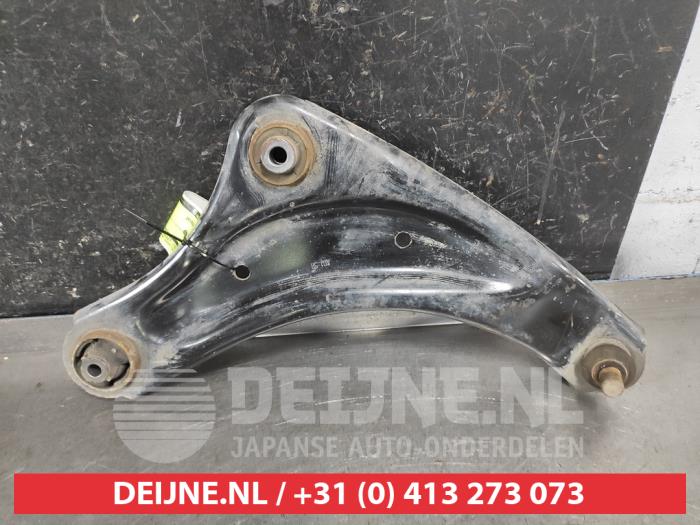 Nissan Pulsar Querlenker unten rechts vorne O671573