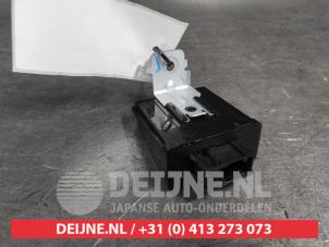Gebruikte Verlichtings Module Kia Sorento III (UM) 2.2 CRDi 16V VGT 4x4 Prijs € 25,00 Margeregeling aangeboden door V.Deijne Jap.Auto-onderdelen BV