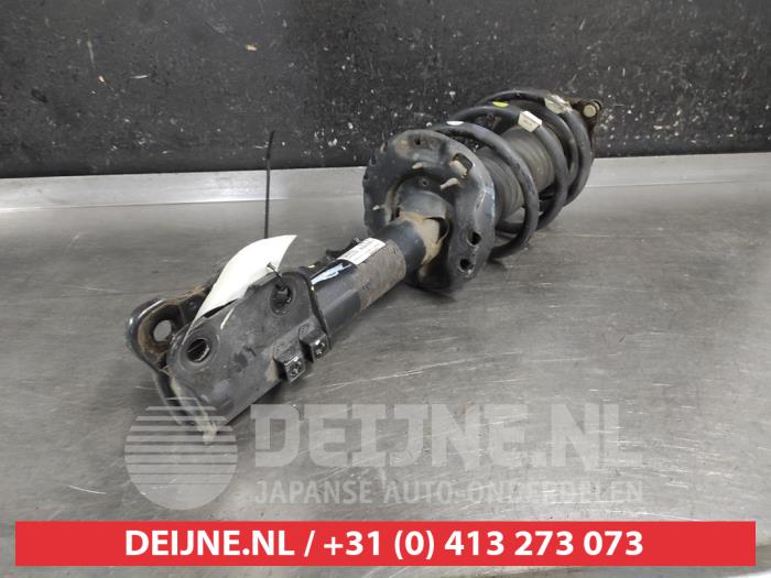 Kia Sorento Stoßdämpferstrebe links vorne O671640