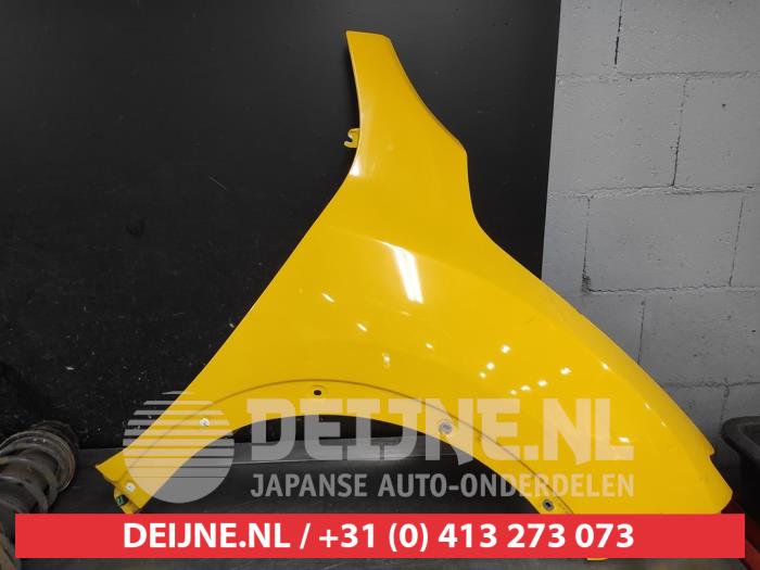 Nissan Juke Kotflügel rechts vorne O671758