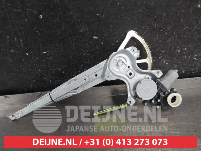 Toyota Verso Ruitmechaniek 4Deurs links-voor O672002