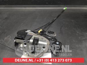 Toyota Verso Türschlossmechanik 4-türig rechts vorne O672025 foto 2