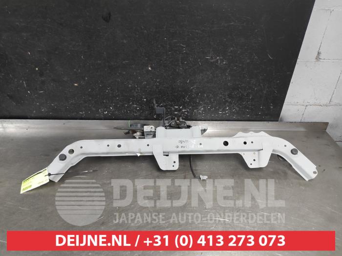 Nissan Pulsar Slotplaat voor O672200