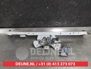 Nissan Pulsar Lock plate O672200 photo 2