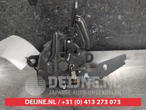 Toyota Corolla Bonnet Hinge O672350 photo 2