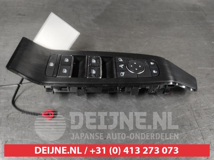 Nissan X-Trail Combischakelaar ramen O672503