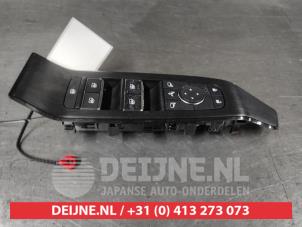 Gebruikte Combischakelaar ramen Nissan X-Trail (T33) 1.5 VC-T e-POWER e-4ORCE 12V Prijs € 75,00 Margeregeling aangeboden door V.Deijne Jap.Auto-onderdelen BV