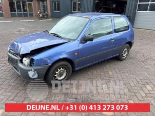 Toyota Starlet Tür 2-türig links O672856 foto 2