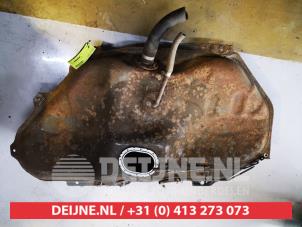 Toyota Starlet Krafstofftank O672883 foto 3