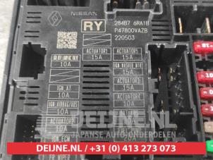 Nissan Qashqai Zekeringkast O673185 foto 2