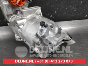 Nissan Qashqai Air conditioning pump O673207 photo 2