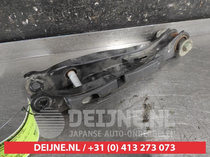 Nissan Qashqai Draagarm rechts-achter O673272