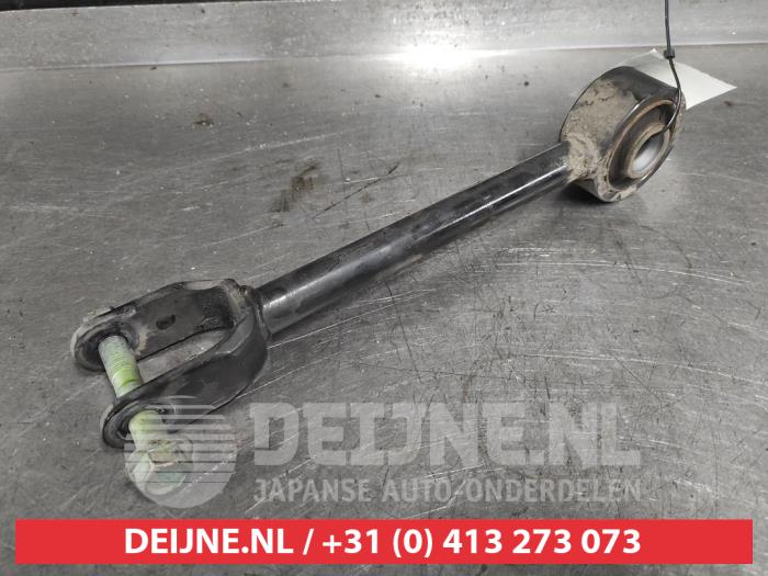 Nissan Qashqai Draagarm rechts-achter O673276