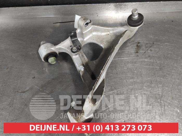Nissan Qashqai Draagarm links-achter O673279