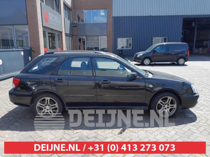 Subaru Impreza Türscheibe 4-türig rechts vorne O673266
