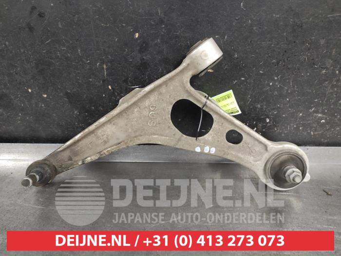 Nissan Qashqai Draagarm onder links-voor O673287