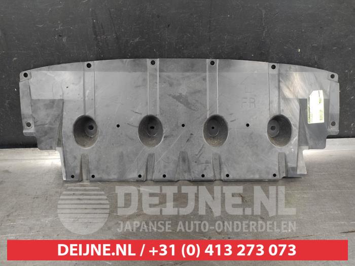 Nissan Qashqai Bumper onderplaat O673302