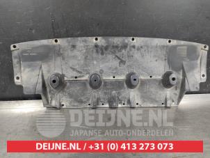 Nissan Qashqai Bumper onderplaat O673302 foto 2