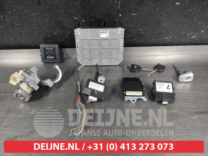 Toyota Verso Kontaktslot+Sleutel O673367