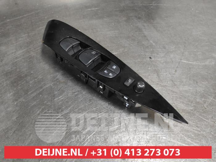 Nissan Leaf Kombischalter Fenster O673506