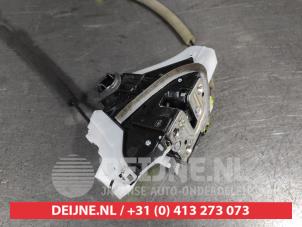 Nissan X-Trail Deurslot Mechaniek 4Deurs rechts-voor O673553 foto 2