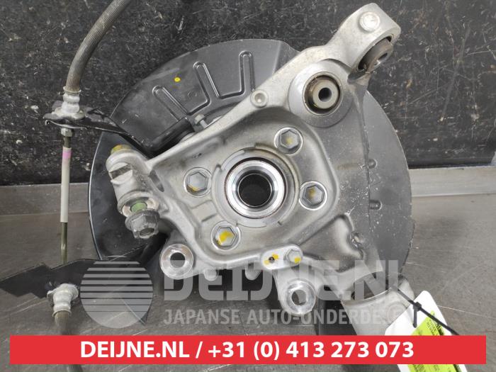Nissan X-Trail Fusee links-achter O673571