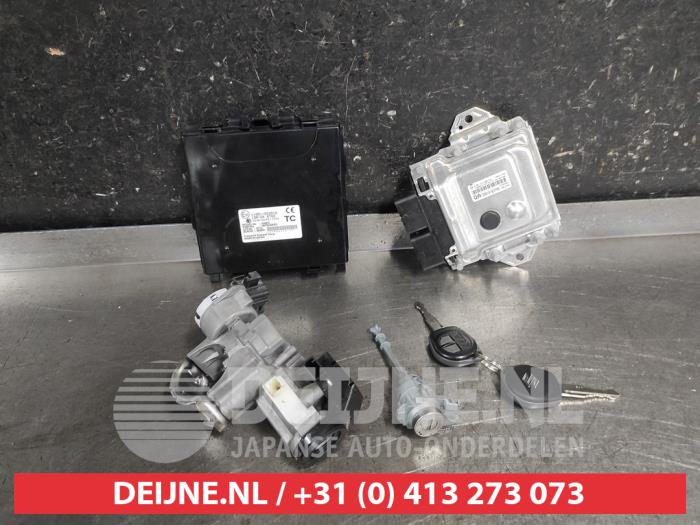Suzuki Swift Kontaktslot+Sleutel O673640