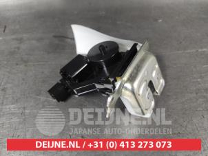 Suzuki Swift Tailgate lock mechanism O673676 photo 2