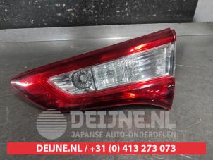 Gebruikte Achterklep reflector rechts Toyota Yaris III (P13) 1.0 12V VVT-i Prijs € 75,00 Margeregeling aangeboden door V.Deijne Jap.Auto-onderdelen BV