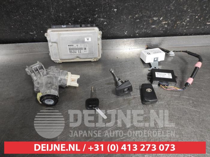 Toyota Yaris Kontaktslot+Sleutel O673817