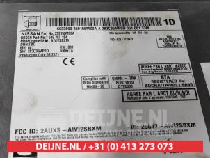 Nissan X-Trail Regeleinheit Multi Media O673984 foto 3