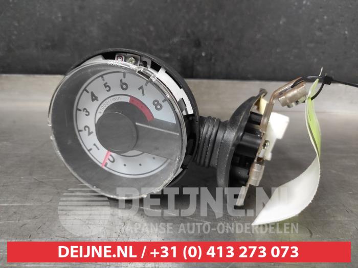 Toyota Aygo Tachometer O674045