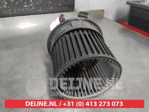 Nissan Leaf Kachel Ventilatiemotor O674113 foto 2