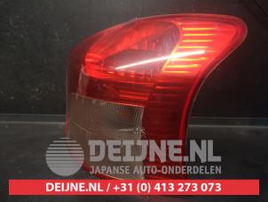 Toyota Yaris Rücklicht rechts O674456 foto 2