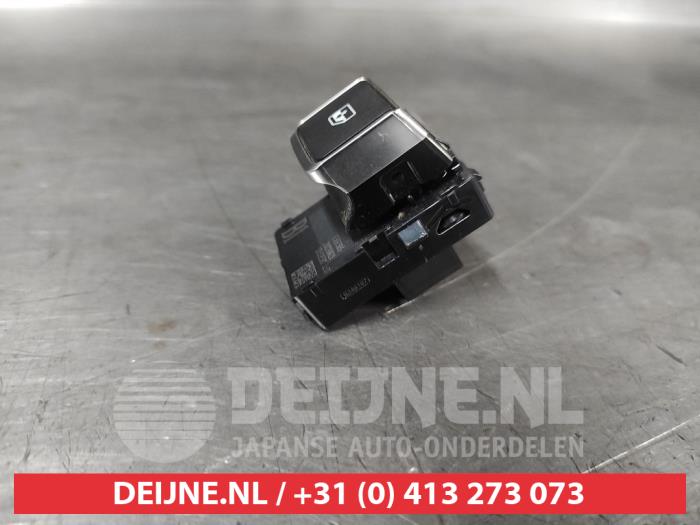 Nissan X-Trail Elektrisch Raam Schakelaar O674551