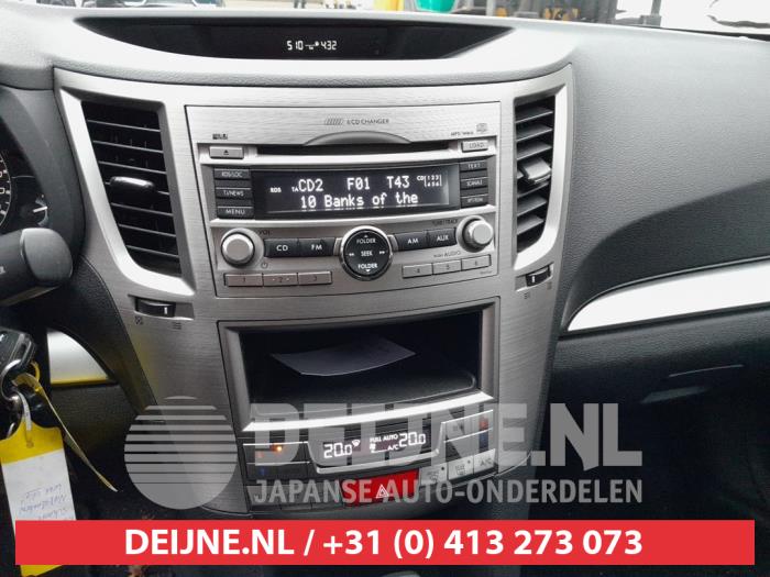 Subaru Legacy Heater control panel O674543