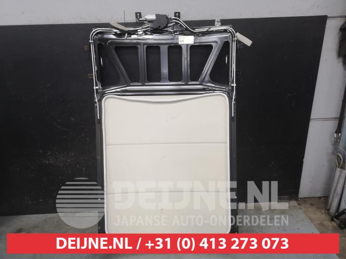 Nissan Qashqai Schuifdak Mechaniek O674628