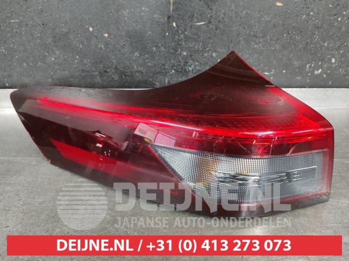 Nissan X-Trail Achterlicht links O674629