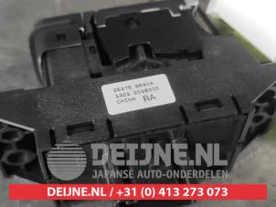 Nissan X-Trail Handbremse Schalter O674633 foto 3