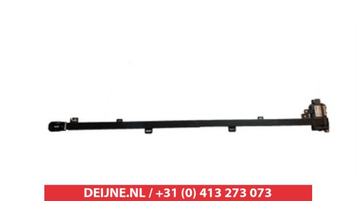 Hyundai Tucson Pedestrian Crash sensor O9990009202
