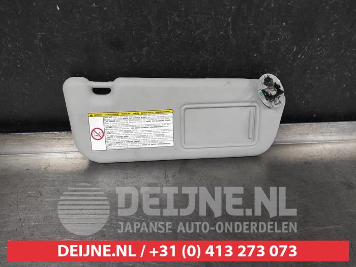 Toyota Avensis Sun visor O674829