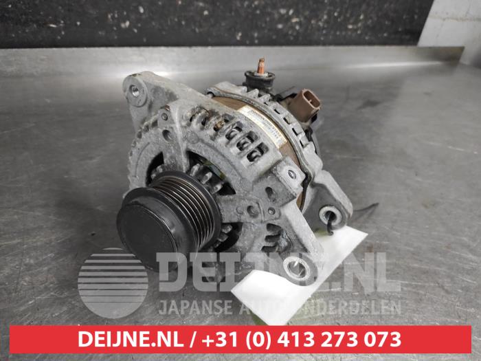 Dynamo van een Toyota Avensis Wagon (T27) 1.8 16V VVT-i 2009