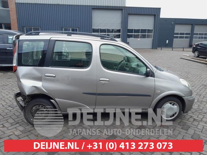 Toyota Yaris Verso Türscheibe 4-türig rechts vorne O675138