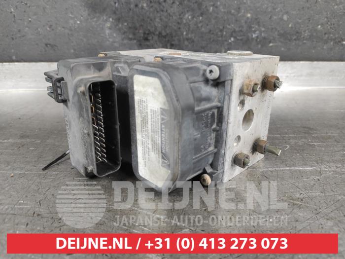 Toyota Corolla ABS Pomp O675368