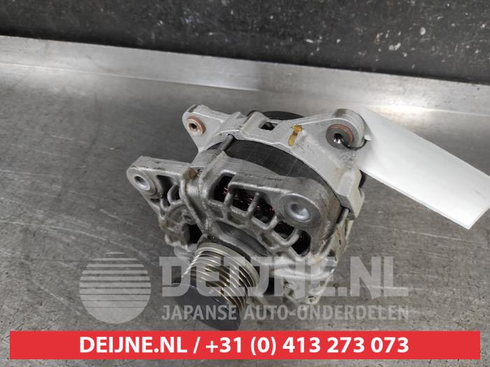 Gebruikte Dynamo Nissan Qashqai (J11) 1.2 DIG-T 16V Prijs € 45,00 Margeregeling aangeboden door V.Deijne Jap.Auto-onderdelen BV