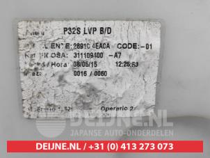 Nissan Qashqai Front windscreen washer reservoir O675511 photo 3