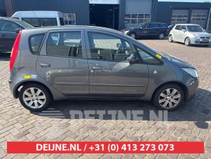 Gebruikte Driehoeks Ruit rechts-achter Mitsubishi Colt (Z2/Z3) 1.3 16V Prijs € 35,00 Margeregeling aangeboden door V.Deijne Jap.Auto-onderdelen BV
