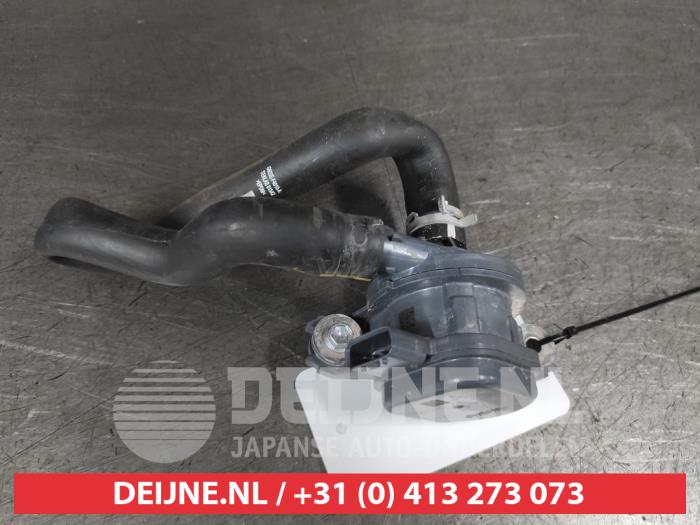 Toyota C-HR Additional water pump O675834